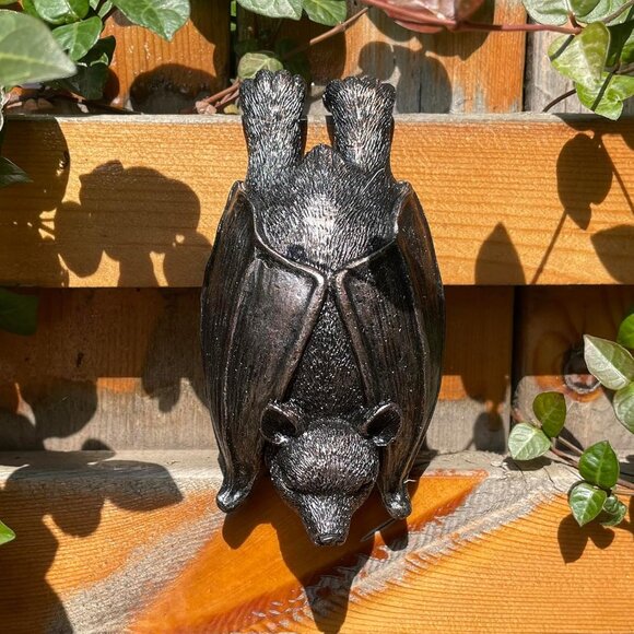 Helloween Bat Statue Garden Decor Plant Pot Hugger Resin Flower Pot and Vase Hug - Picture 1 of 7